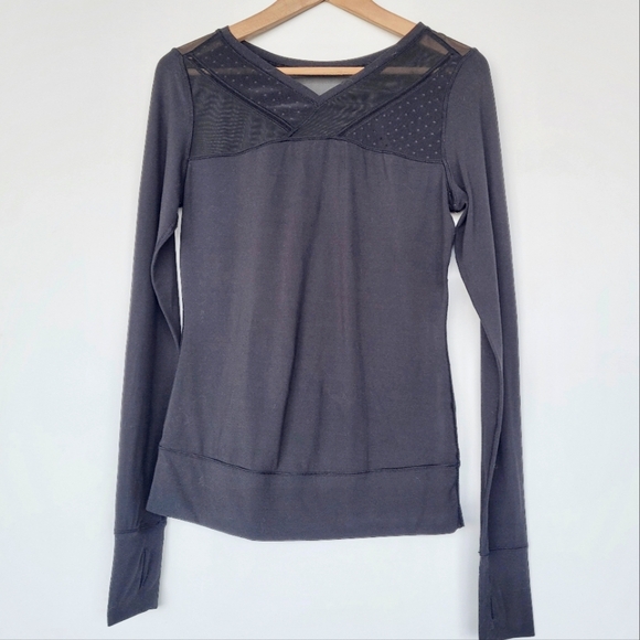 Lululemon Just Breathe Long Sleeve Tee in Black Rulu Fabric Size 6 - Picture 2 of 12